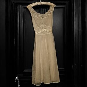 Vintage lace trimmed VanityFair nightgown/slip